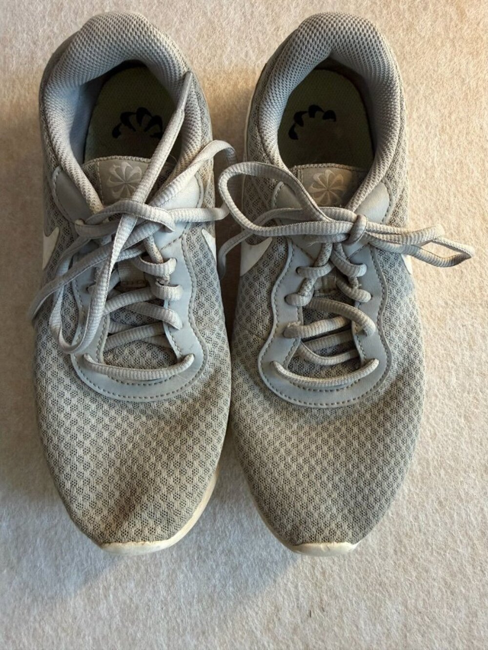 Nike Women’s Running Shoes Gray Mesh Sneakers Size 9.5 Lightweight Comfort